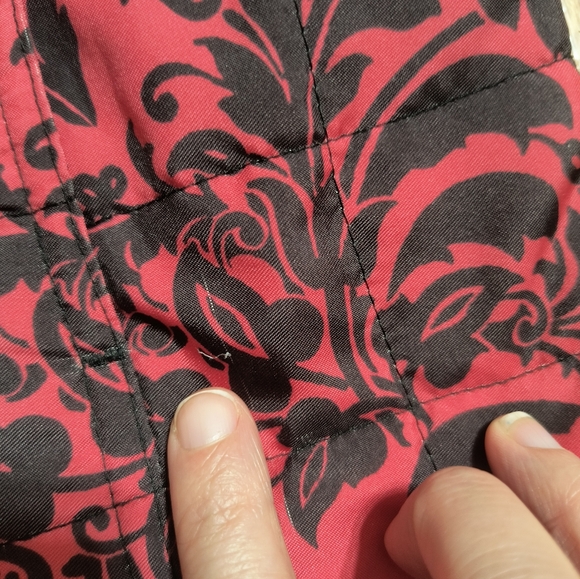 Jones New York ombre Paisley print puffer vest, women's medium, pink/black - Picture 9 of 10